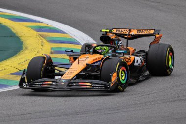  Lando Norris (GBR) - McLaren Formula 1 Takımı - McLaren MCL39 - Mercedes Formula 1 MSC Cruises So Paulo Grand Prix 2025, Jos Carlos Pace, So Paulo, Brezilya, 2025 FIA Formula 1 Dünya Şampiyonası 'nın 21. Raundunun önünde
