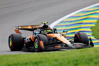  Lando Norris (GBR) - McLaren Formula 1 Takımı - McLaren MCL39 - Mercedes Formula 1 MSC Cruises Grande Premio de Sao Paulo 2025, Sao Paulo, Brasil, Autodromo Jose Carlos Pace 6 Kasım - 9 Kasım 2025 tarihleri arasında yapılan eleme oturumunda. 24 raundun 21.