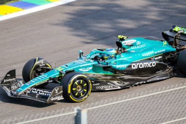  Fernando Alonso (ESP) - Aston Martin Aramco F1 Takımı - Aston Martin AMR25 - Mercedes Formula 1 MSC Cruises Grande Premio de Sao Paulo 2025, Sao Paulo, Brasil, Autodromo Jose Carlos Pace 6-9 Kasım 2025 tarihleri arasında. 24 raundun 21.