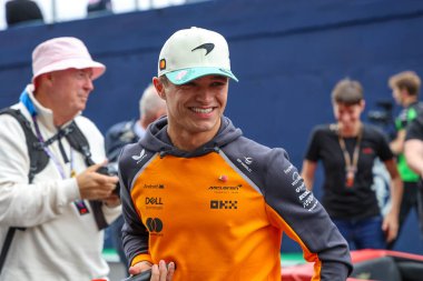  Lando Norris (GBR) - McLaren Formula 1 Takımı - McLaren MCL39 - Mercedes, Formula 1 MSC Cruises Grande Premio de Sao Paulo 2025, Sao Paulo, Brasil, Autodromo Jose Carlos Pace 6-9 Kasım 2025 tarihleri arasında yapılan yarış öncesi gösterisinde. 21. raunt, 24. raunt.