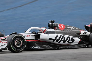  Esteban Ocon (FRA) - Haas F1 Takımı - Haas VF-25 - Ferrari Formula 1 MSC Cruises So Paulo Grand Prix 2025, Jos Carlos Pace, So Paulo, Brezilya, 2025 FIA Formula 1 Dünya Şampiyonası 'nın 21. turu öncesinde 