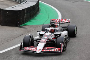  Esteban Ocon (FRA) - Haas F1 Takımı - Haas VF-25 - Ferrari Formula 1 MSC Cruises So Paulo Grand Prix 2025, Jos Carlos Pace, So Paulo, Brezilya, 2025 FIA Formula 1 Dünya Şampiyonası 'nın 21. turu öncesinde 