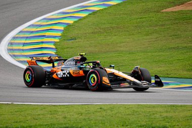  Lando Norris (GBR) - McLaren Formula 1 Takımı - McLaren MCL39 - Mercedes Formula 1 MSC Cruises Grande Premio de Sao Paulo 2025, Sao Paulo, Brasil, Autodromo Jose Carlos Pace 6 Kasım - 9 Kasım 2025 tarihleri arasında yapılan eleme oturumunda. 24 raundun 21.