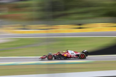  Lewis Hamilton (GBR) - Scuderia Ferrari - Ferrari SF-25 - Ferrari Formula 1 MSC Cruises So Paulo Grand Prix 2025 yarışında Jos Carlos Pace, So Paulo, Brezilya 'da 2025 FIA Formula 1 Dünya Şampiyonası' nın 21. Raundunun önünde 