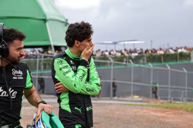 Gabriel Bortoleto (BRA) Formula 1 MSC Cruises So Paulo Grand Prix 2025 Autdromo Jos Carlos Pace, So Paulo, Brezilya 2025 FIA Formula 1 Dünya Şampiyonası 'nın 21. raundunun 21. raundunun öncesinde 