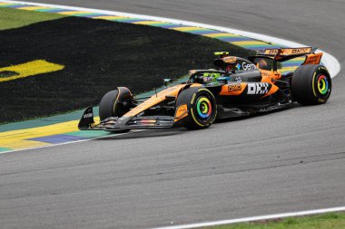  Lando Norris (GBR) - McLaren Formula 1 Takımı - McLaren MCL39 - Mercedes Formula 1 MSC Cruises So Paulo Grand Prix 2025, Jos Carlos Pace, So Paulo, Brezilya, 2025 FIA Formula 1 Dünya Şampiyonası 'nın 21. Raundunun önünde
