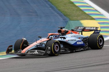  Alexander Albon (THA) - Williams FW47 - Mercedes Formula 1 MSC Cruises So Paulo Grand Prix 2025 Autdromo Jos Carlos Pace, So Paulo, Brezilya 2025 FIA Formula 1 Dünya Formülü 'nün 21. Raundunun önünde 