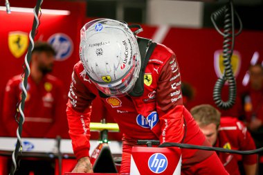 Lewis Hamilton (GBR) - Scuderia Ferrari - Ferrari SF-25 - Ferrari Formula 1 Heineken Las Vegas Grand Prix 2025 Las Vegas Strip Pisti 'nde Cuma günü, 2025 FIA Formula 1 Dünya Şampiyonası' nın (20-23 Kasım) 22.