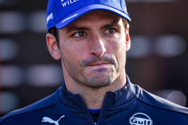 Carlos Sainz Jr. (ESP) - Williams Racing - Williams FW47 - Mercedes Formula 1 Heineken Las Vegas Grand Prix 2025 Las Vegas Strip Pisti 'nde 2025 FIA Formula 1 Dünya Şampiyonası' nın 22. Raundu öncesinde (20 Kasım)-