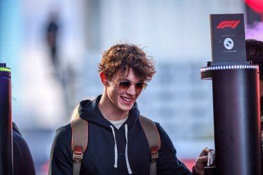 Oliver Bearman (GBR) - 2025 FIA Formula 1 Dünya Şampiyonası 'nın (20-23 Kasım 2025) 22. turu öncesinde, Las Vegas Strip Pisti' nde düzenlenen Formula 1 Grand Prix 2025 Formula 1 sırasında Haas F1 Takımı).    