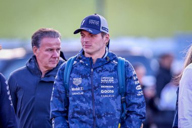 Max Verstappen (NED) - Oracle Red Bull Racing - Red Bull RB21 - Honda RBPT Formula 1 Heineken Las Vegas Grand Prix 2025 Las Vegas Strip pistinde, 2025 FIA Formula 1 Dünya Şampiyonası 'nın 22. Raundunun önünde (Novem