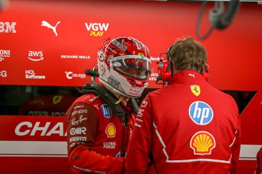 Charles Leclerc (MON) - Scuderia Ferrari - Ferrari SF-25 - Ferrari Formula 1 Heineken Las Vegas Grand Prix 2025 Las Vegas Strip Pisti 'nde Cuma günü, 2025 FIA Formula 1 Dünya Şampiyonası' nın (20-2 Kasım) 22.