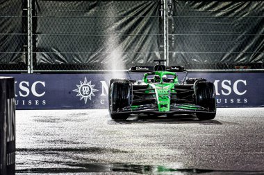 Nico Hulkenberg (GER) - Stake F1 Team Sauber - Sauber C45 - Ferrari Formula 1 Heineken Las Vegas Grand Prix 2025 Las Vegas Strip Pisti 'nde, 2025 FIA Formula 1 Dünya Şampiyonası' nın 22. Raundu öncesinde (2 Kasım)