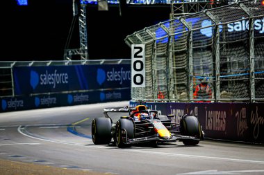 Max Verstappen (NED) - Oracle Red Bull Racing - Red Bull RB21 - Honda RBPT Formula 1 Heineken Las Vegas Grand Prix 2025 Las Vegas Strip pistinde, 2025 FIA Formula 1 Dünya Şampiyonası 'nın 22. Raundunun önünde (Novem