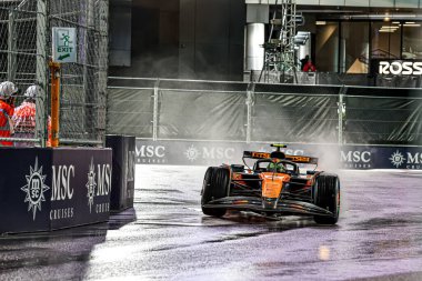 Lando Norris (GBR) - McLaren Formula 1 Takımı - McLaren MCL39 - Mercedes Formula 1 Las Vegas Grand Prix 2025 Las Vegas Strip pistinde, 2025 FIA Formula 1 Dünya Şampiyonası 'nın 22. Raundu öncesinde (Novembe