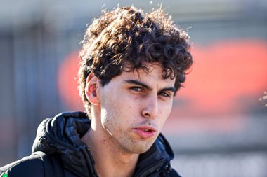 Gabriel Bortoleto (BRA) 2025 FIA Formula 1 Dünya Şampiyonası 'nın 22. Raundunun (20-23 Kasım 2025) öncesinde, Las Vegas Strip Pisti' nde düzenlenen Formula 1 Grand Prix 2025 Formula 1 'de F1 Team Sauber' ı ele geçirdi.).    