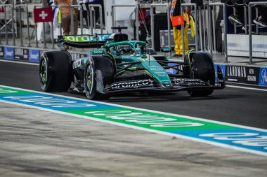 Lance Stroll (CAN) - Aston Martin Aramco F1 Takımı - Aston Martin AMR25 - Mercedes Formula 1 Katar Havayolları Katar Grand Prix 2025 Losail Uluslararası Pisti 'nde 2025 FIA Formula 1 Dünya Şampiyonası' nın 23. Raundunun önünde