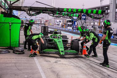 Gabriel Bortoleto (BRA) Formula 1 Katar Havayolları Katar Grand Prix 2025, 2025 FIA Formula 1 Dünya Şampiyonası 'nın 23. Raundu (28-30 Kasım 2025) öncesinde, Cuma günü Katar Havayolları Katar Grand Prix' inde F1 Takım Sauber 'ın yerini aldı.).    