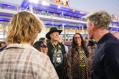 2025 FIA Formula 1 Dünya Şampiyonası 'nın (28-30 Kasım 2025) 23. turu öncesinde, 2025 Losail Uluslararası Pisti' nde Katar Havayolları Katar Grand Prix 2025 Formula 1 yarışında Sprint Race Grid 'de konuk.).    