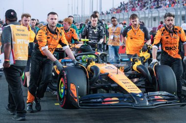 Lando Norris (GBR) - McLaren Formula 1 Takımı - McLaren MCL39 - Mercedes Formula 1 Katar Havayolları Grand Prix 2025 yarışında Losail Uluslararası Pisti 'nde, 2025 FIA Formula 1 Dünya Şampiyonası' nın 23. Raundu öncesinde