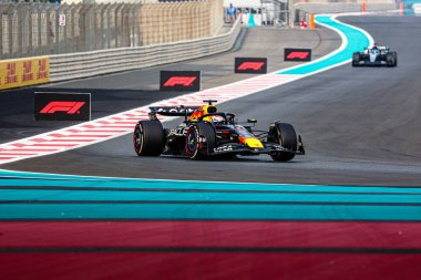 Max Verstappen (NED) - Kahin Red Bull Racing - Red Bull RB21 - Honda RBPT Formula 1 Etihad Havayolları Grand Prix 2025 Abu Dabi Marina Pisti, Abu Dabi, Birleşik Arap Emirlikleri 'nin 24 raundundan önce, 