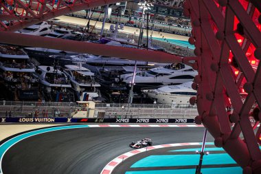 Esteban Ocon (FRA) - Haas F1 Takımı - Haas VF-25 - Ferrari Formula 1 Etihad Airways Abu Dabi Grand Prix 2025 atYas Marina Pisti, Abu Dabi, Birleşik Arap Emirlikleri, 24. Raunt, Sezon Finali ve 24. 