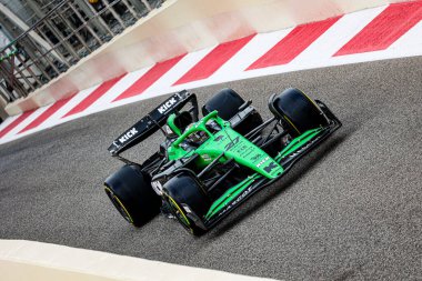 Nico Hulkenberg (GER) - F1 Takım Sauber - Sauber C45 - Ferrari Formula 1 Etihad Havayolları Grand Prix 2025 Abu Dabi Marina Pisti, Abu Dabi, Birleşik Arap Emirlikleri, 24. 