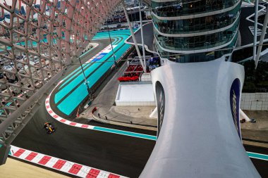 Lando Norris (GBR) - McLaren Formula 1 Ekibi - McLaren MCL39 - Mercedes Formula 1 Etihad Havayolları Grand Prix 2025 Abu Dabi Marina Pisti, Abu Dabi, Birleşik Arap Emirlikleri, 24. Raunt, Deniz