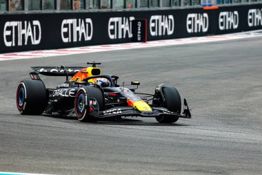 Max Verstappen (NED) - Kahin Red Bull Racing - Red Bull RB21 - Honda RBPT Formula 1 Etihad Havayolları Grand Prix 2025 Abu Dabi Marina Pisti, Abu Dabi, Birleşik Arap Emirlikleri 'nin 24 raundundan önce, 
