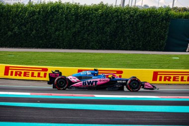 Franco Colapinto (ARG) - Formula 1 Etihad Havayolları Abu Dabi Grand Prix 2025 Abu Dabi Marina Pisti 'nin Cumartesi günkü Serbest Çalışmalar 3' teki Alpine F1, 24 raundun 24 'ünde Abu Dabi, Sezon Finali ve Sürücü Şampiyonu