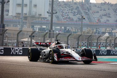 Esteban Ocon (FRA) - Haas F1 Takımı - Haas VF-25 - Ferrari Formula 1 Etihad Airways Abu Dabi Grand Prix 2025 atYas Marina Pisti, Abu Dabi, Birleşik Arap Emirlikleri, 24. Raunt, Sezon Finali 'nin 24. 
