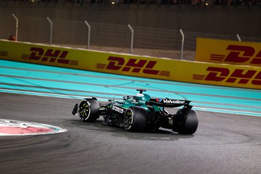 Lance Stroll (CAN) - Aston Martin Aramco F1 Takımı - Aston Martin AMR25 - Mercedes Formula 1 Etihad Airways Abu Dabi Grand Prix 2025 Ebu Dabi Marina Pisti, Abu Dabi, Birleşik Arap Emirlikleri 'nin 24. Raundunun önünde, Deniz
