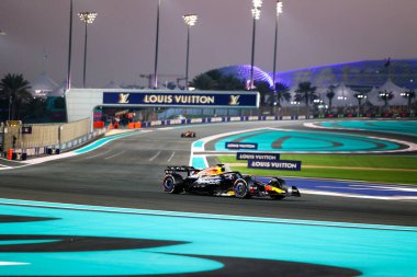 Max Verstappen (NED) - Kahin Red Bull Racing - Red Bull RB21 - Formula 1 Etihad Havayolları Grand Prix 2025 Abu Dabi Marina Pisti, Abu Dabi, Birleşik Arap Emirlikleri 'nde 24. Round öncesinde Honda RBPT