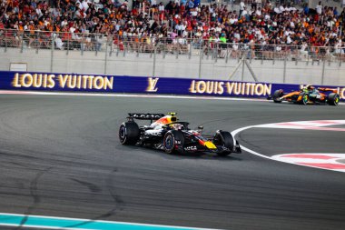 Yuki Tsunoda (JPN) - Oracle Red Bull Racing - Red Bull RB21 - Formula 1 Etihad Airways Abu Dabi Grand Prix 2025 tarihinde Abu Dabi Marina Pisti 'nde 24.