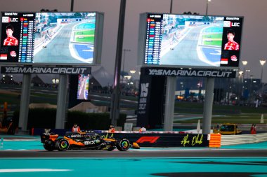 Oscar Piastri (AUS) - McLaren Formula 1 Ekibi - McLaren MCL39 - Mercedes Formula 1 Etihad Airways Abu Dabi Grand Prix 2025 Ebu Dabi Marina Pisti, Abu Dabi, Birleşik Arap Emirlikleri, 24.