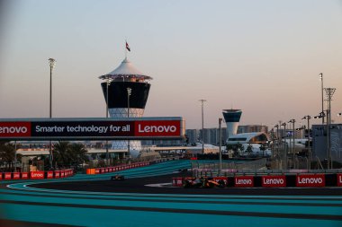 Lando Norris (GBR) - McLaren Formula 1 Takımı - McLaren MCL39 - Mercedes Formula 1 Etihad Havayolları Grand Prix 2025 Abu Dabi Marina Pisti, Abu Dabi, Birleşik Arap Emirlikleri, 24.