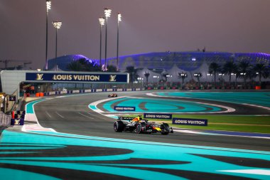 Max Verstappen (NED) - Kahin Red Bull Racing - Red Bull RB21 - Formula 1 Etihad Havayolları Grand Prix 2025 Abu Dabi Marina Pisti, Abu Dabi, Birleşik Arap Emirlikleri 'nde 24. Round öncesinde Honda RBPT