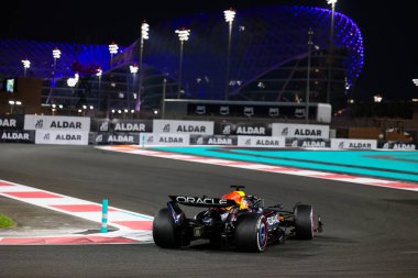 Max Verstappen (NED) - Kahin Red Bull Racing - Red Bull RB21 - Formula 1 Etihad Havayolları Grand Prix 2025 Abu Dabi Marina Pisti, Abu Dabi, Birleşik Arap Emirlikleri 'nde 24. Round öncesinde Honda RBPT