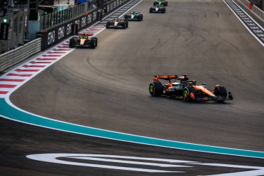 Oscar Piastri (AUS) - McLaren Formula 1 Ekibi - McLaren MCL39 - Mercedes Formula 1 Etihad Airways Abu Dabi Grand Prix 2025 Ebu Dabi Marina Pisti, Abu Dabi, Birleşik Arap Emirlikleri, 24.