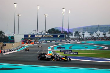 Yuki Tsunoda (JPN) - Oracle Red Bull Racing - Red Bull RB21 - Formula 1 Etihad Airways Abu Dabi Grand Prix 2025 tarihinde Abu Dabi Marina Pisti 'nde 24.