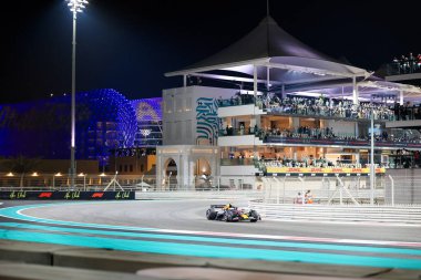 Yuki Tsunoda (JPN) - Oracle Red Bull Racing - Red Bull RB21 - Formula 1 Etihad Airways Abu Dabi Grand Prix 2025 tarihinde Abu Dabi Marina Pisti 'nde 24.