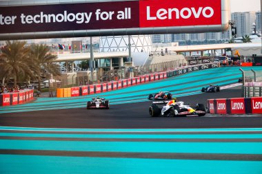 Liam Lawson (NZL) - Visa Cash App RB F1 Team - RB VCARB02 - Honda RBPT Formula 1 Etihad Havayolları Grand Prix 2025 Abu Dhabi Marina Pisti Ebu Dabi, Birleşik Arap Emirlikleri, 24. Round 'un 24.