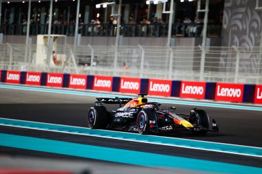 Max Verstappen (NED) - Kahin Red Bull Racing - Red Bull RB21 - Formula 1 Etihad Havayolları Grand Prix 2025 Abu Dabi Marina Pisti, Abu Dabi, Birleşik Arap Emirlikleri 'nde 24. Round öncesinde Honda RBPT