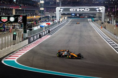 Oscar Piastri (AUS) - McLaren Formula 1 Ekibi - McLaren MCL39 - Mercedes Formula 1 Etihad Airways Abu Dabi Grand Prix 2025 Ebu Dabi Marina Pisti, Abu Dabi, Birleşik Arap Emirlikleri, 24.