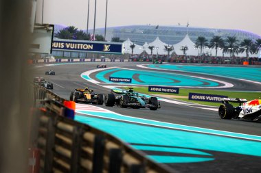 Lance Stroll (CAN) - Aston Martin Aramco F1 Takımı - Aston Martin AMR25 - Mercedes Formula 1 Etihad Airways Abu Dabi Grand Prix 2025 Ebu Dabi Marina Pisti, Abu Dabi, Birleşik Arap Emirlikleri 'nin 24. Raundunun önünde, Deniz