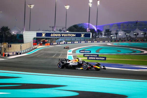 Max Verstappen (NED) - Kahin Red Bull Racing - Red Bull RB21 - Formula 1 Etihad Havayolları Grand Prix 2025 Abu Dabi Marina Pisti, Abu Dabi, Birleşik Arap Emirlikleri 'nde 24. Round öncesinde Honda RBPT