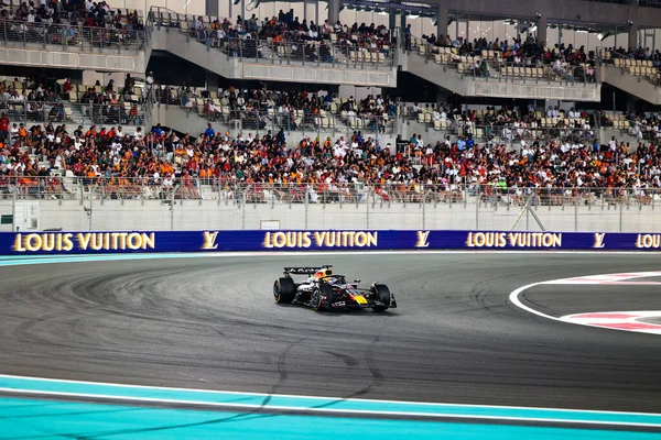 Max Verstappen (NED) - Kahin Red Bull Racing - Red Bull RB21 - Formula 1 Etihad Havayolları Grand Prix 2025 Abu Dabi Marina Pisti, Abu Dabi, Birleşik Arap Emirlikleri 'nde 24. Round öncesinde Honda RBPT