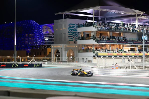 Lando Norris (GBR) - McLaren Formula 1 Takımı - McLaren MCL39 - Mercedes Formula 1 Etihad Havayolları Grand Prix 2025 Abu Dabi Marina Pisti, Abu Dabi, Birleşik Arap Emirlikleri, 24.