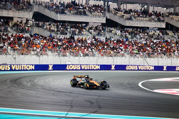 Oscar Piastri (AUS) - McLaren Formula 1 Ekibi - McLaren MCL39 - Mercedes Formula 1 Etihad Airways Abu Dabi Grand Prix 2025 Ebu Dabi Marina Pisti, Abu Dabi, Birleşik Arap Emirlikleri, 24.