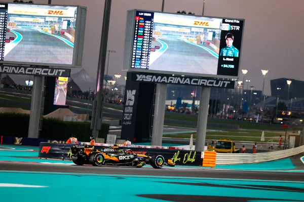 Lando Norris (GBR) - McLaren Formula 1 Takımı - McLaren MCL39 - Mercedes Formula 1 Etihad Havayolları Grand Prix 2025 Abu Dabi Marina Pisti, Abu Dabi, Birleşik Arap Emirlikleri, 24.